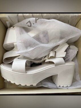 J. Adams Corby handmade White Platform Sandals t-strap buckle